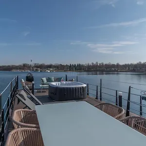  Bateau-hôtel La Dolce Vita House Boat Italie